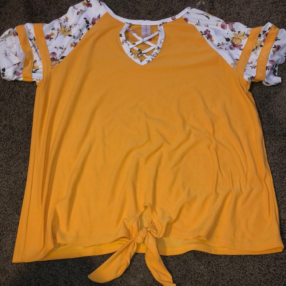 floral V-neck and loop tie shirt